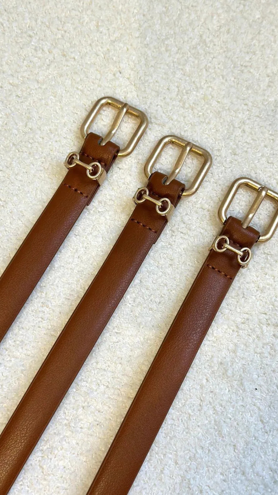 CINTO FINO FIVELA DOURADA MARROM - Bella Aurora